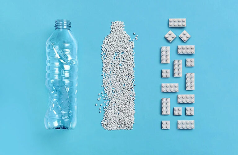 Gạch LEGO làm từ chai nhựa tái chế